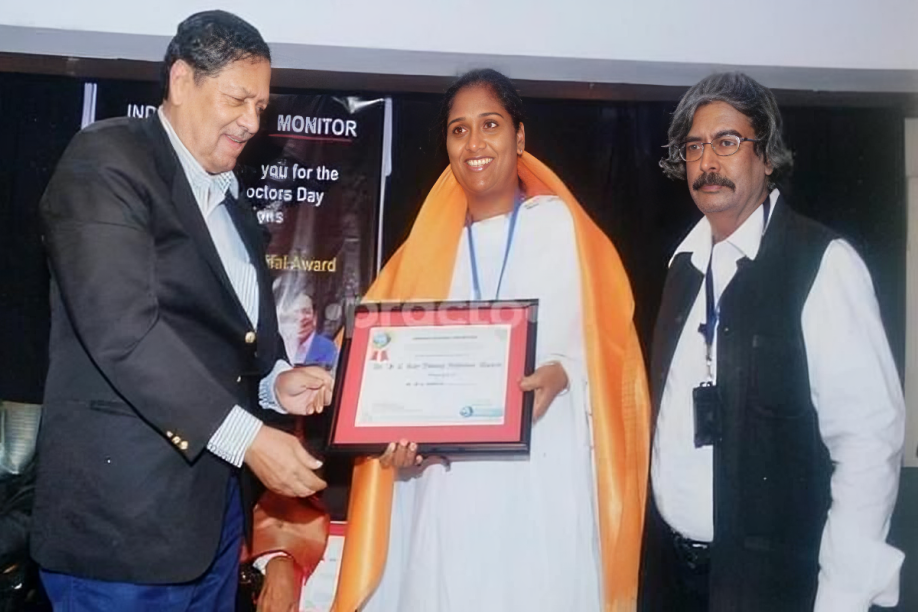 Dr. Safiya taking BC Roy award